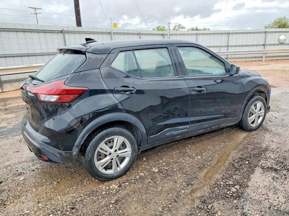 2021 NISSAN KICKS S  