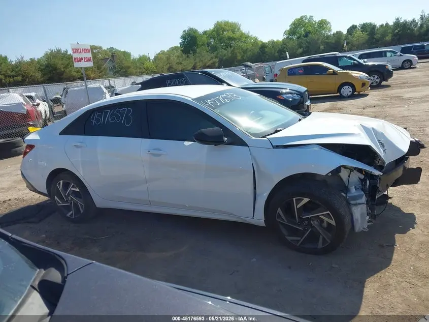 2025 HYUNDAI ELANTRA SEL SPORT