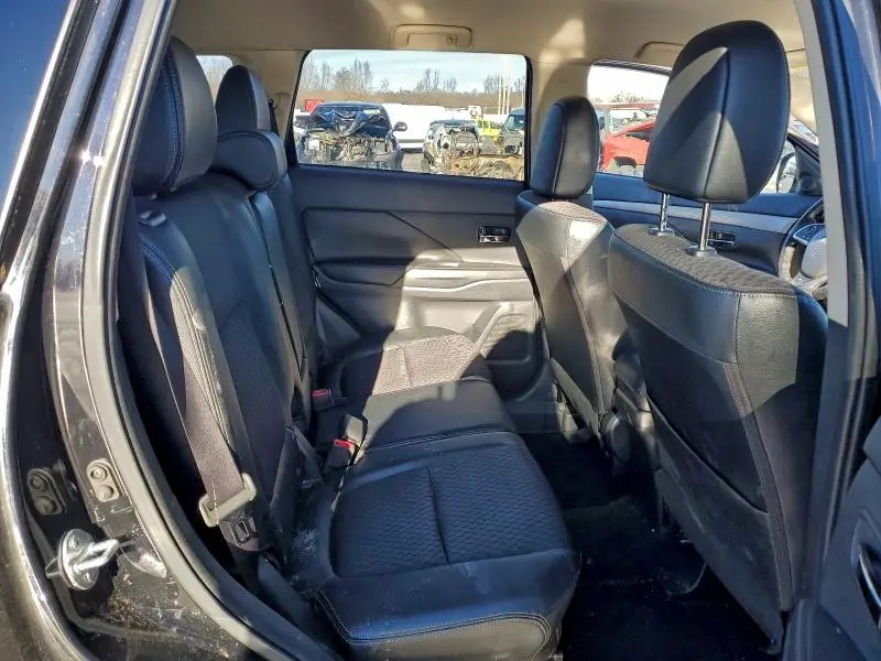 2015 MITSUBISHI OUTLANDER SE  