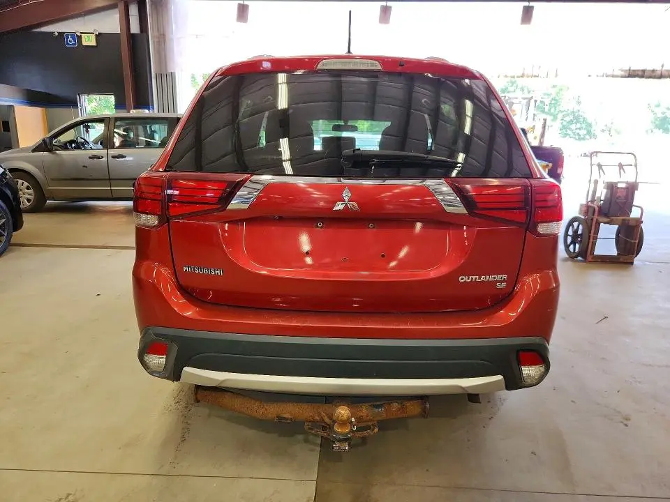 2016 MITSUBISHI OUTLANDER SE  