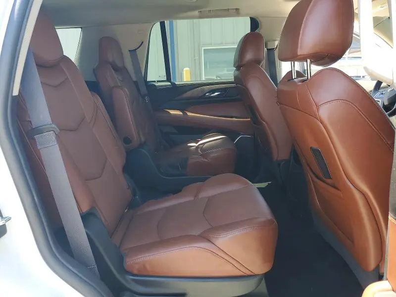 2016 CADILLAC ESCALADE LUXURY  