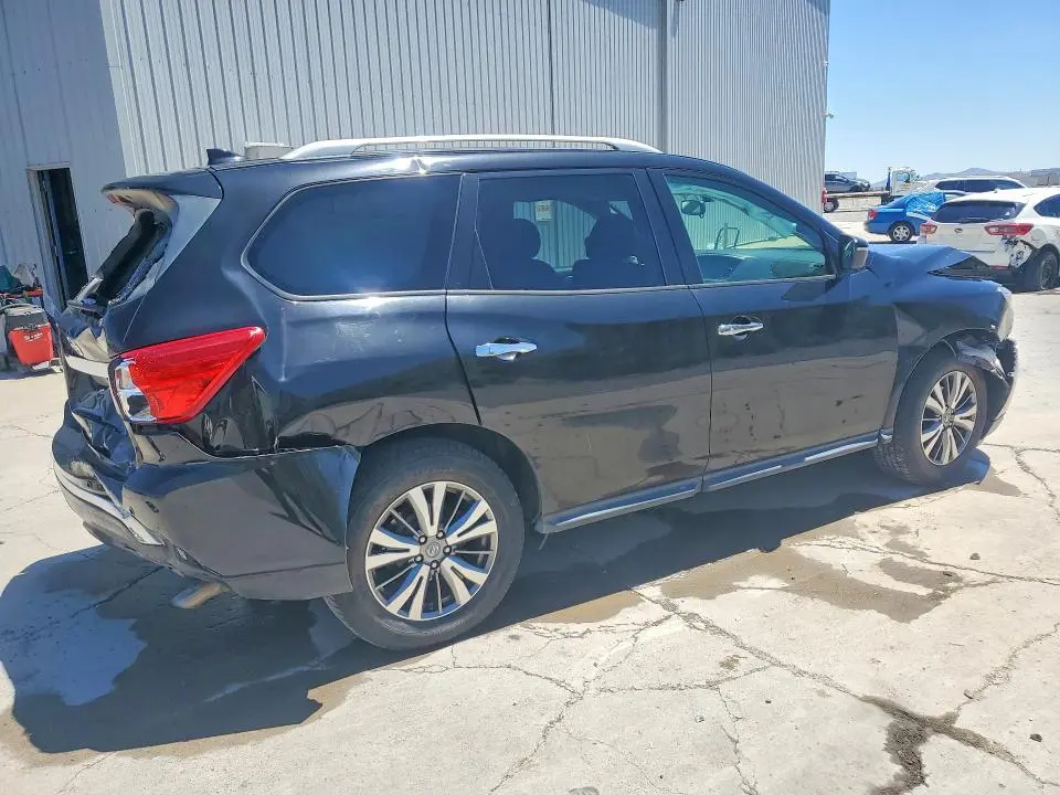 2019 NISSAN PATHFINDER SL  