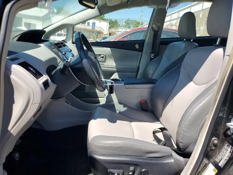 2017 TOYOTA PRIUS V FOUR  