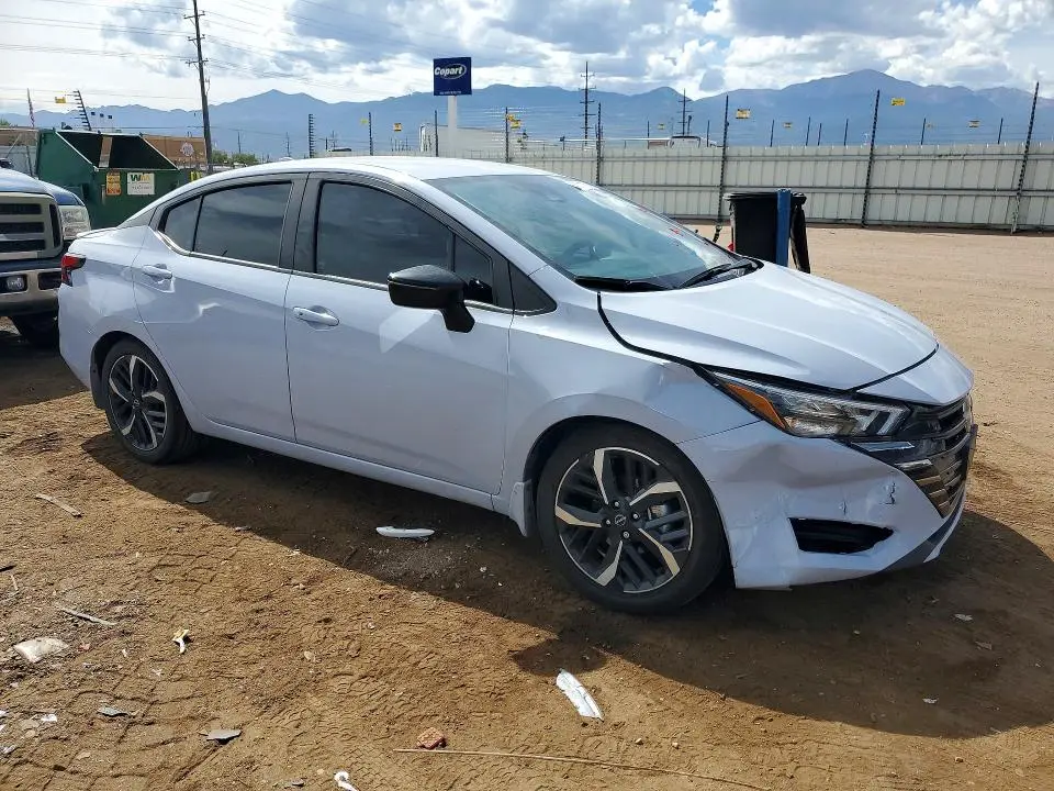 2024 NISSAN VERSA SR  