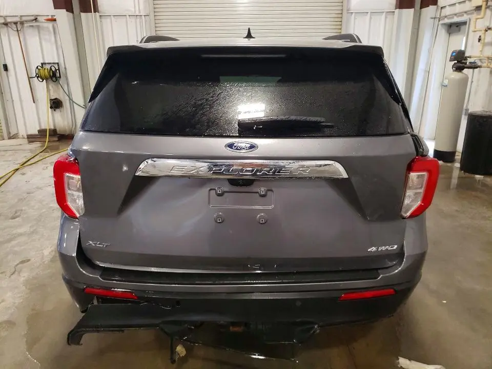 2021 FORD EXPLORER XLT  