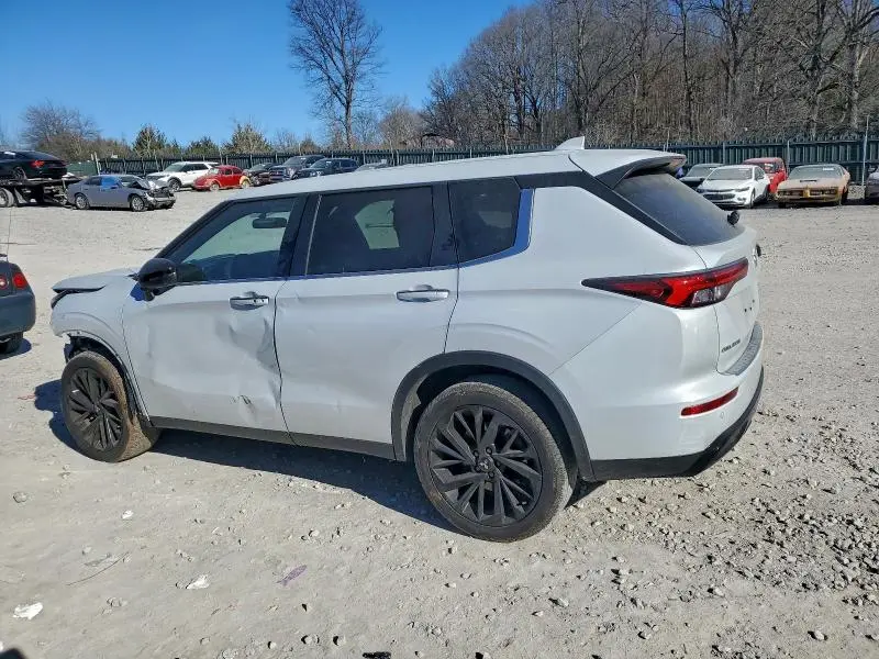 2024 MITSUBISHI OUTLANDER SE  