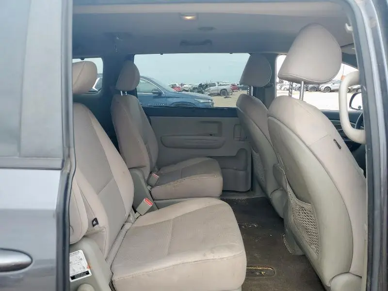 2016 KIA SEDONA LX  