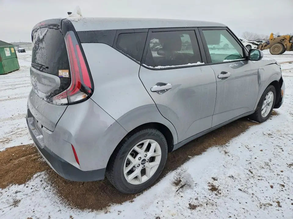 2023 KIA SOUL LX  