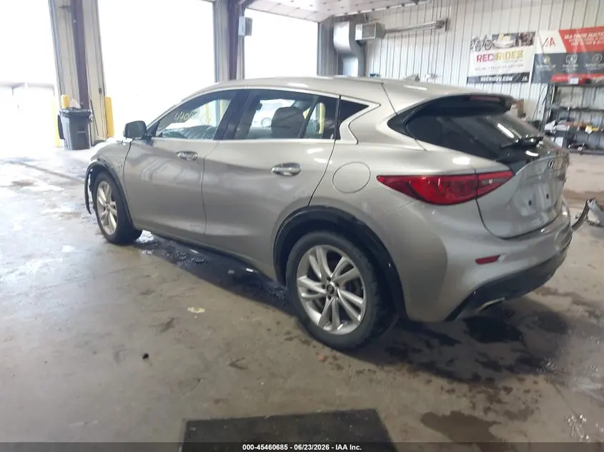 2017 INFINITI QX30  
