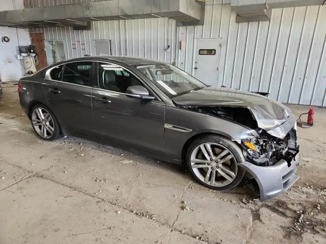 2017 JAGUAR XE PRESTIGE  