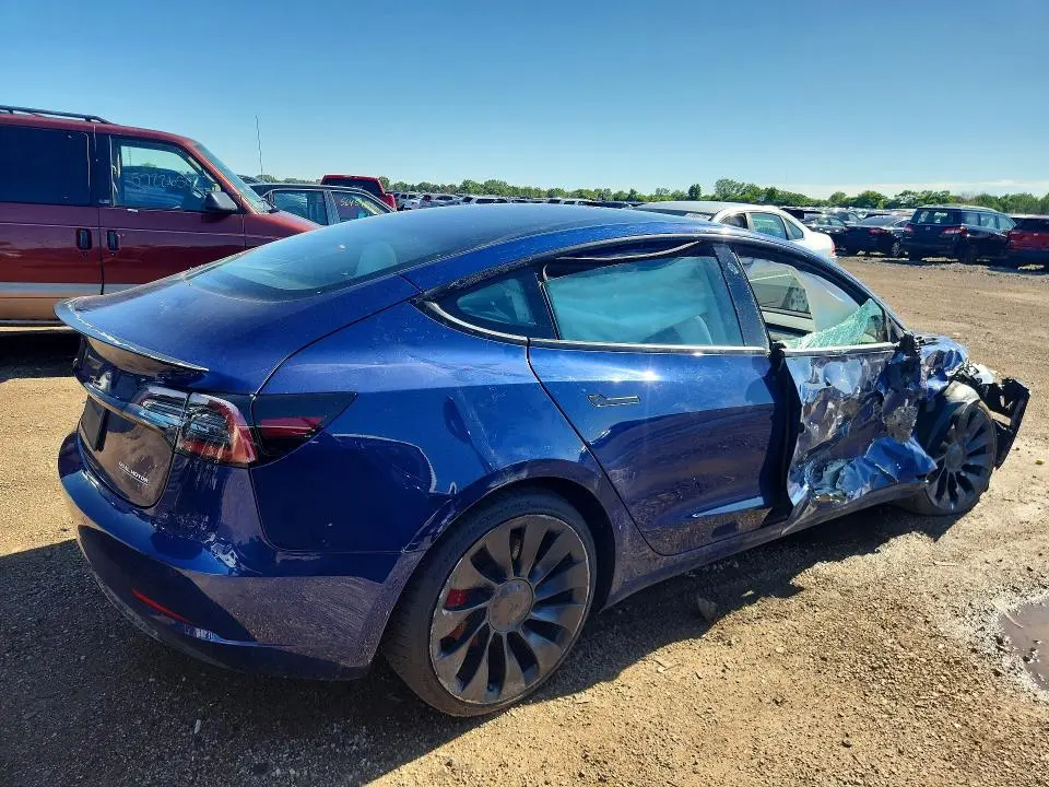 2022 TESLA MODEL 3   