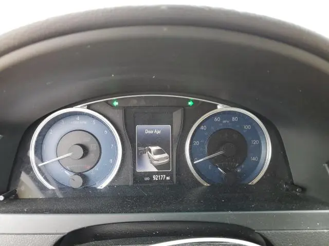 2016 TOYOTA CAMRY LE  