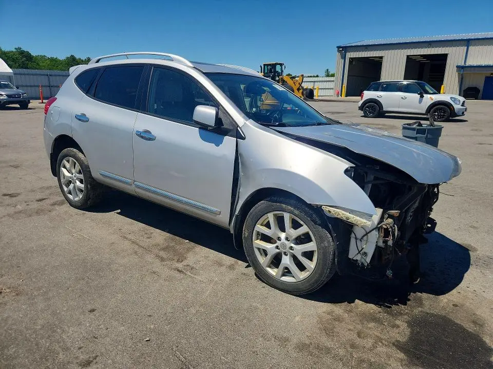 2011 NISSAN ROGUE S  