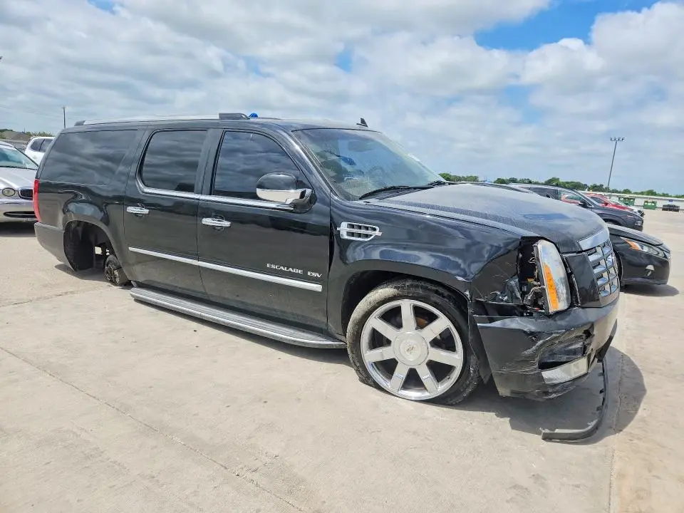 2011 CADILLAC ESCALADE ESV LUXURY  
