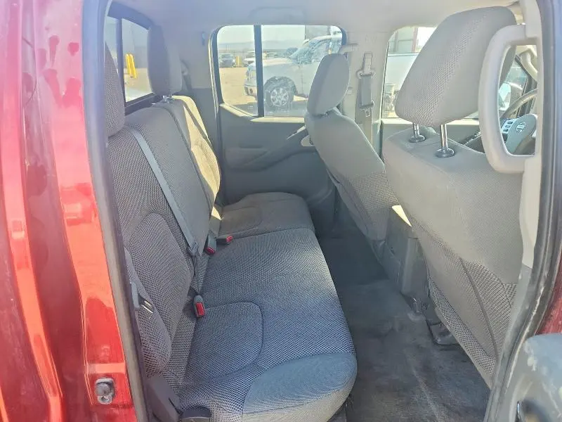 2015 NISSAN FRONTIER SV  