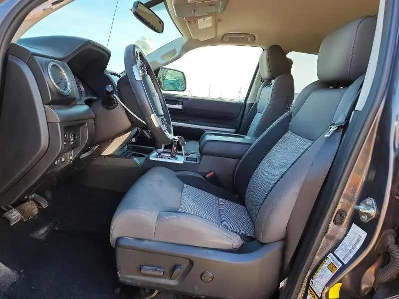 2016 TOYOTA TUNDRA CREWMAX SR5  