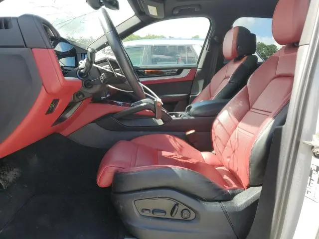 2024 PORSCHE CAYENNE   