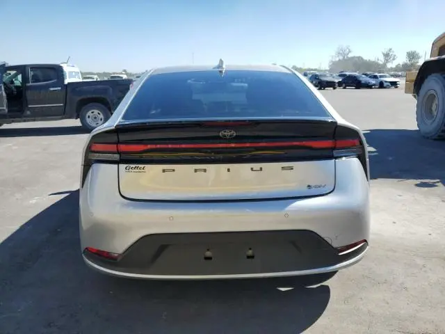 2024 TOYOTA PRIUS LE  