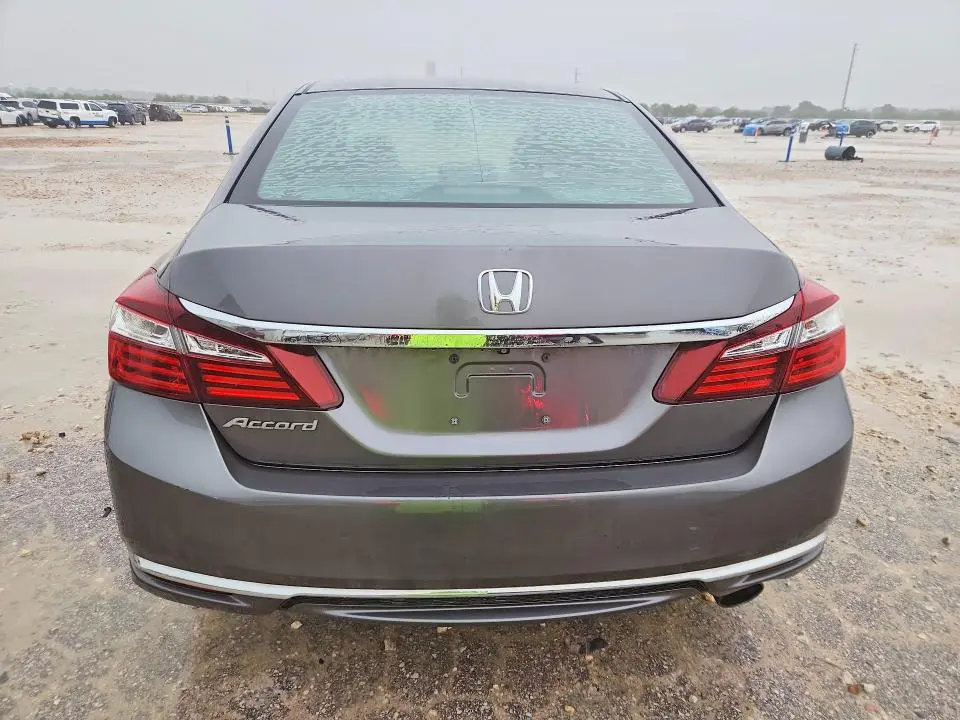 2017 HONDA ACCORD LX  