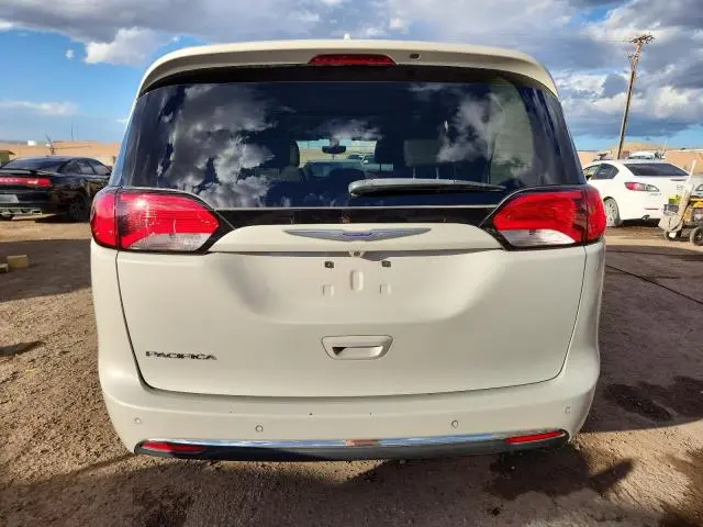 2020 CHRYSLER PACIFICA TOURING  