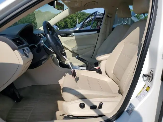 2012 VOLKSWAGEN PASSAT SE  