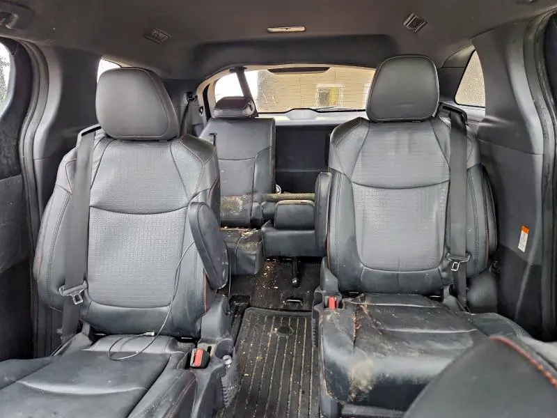 2022 TOYOTA SIENNA XSE  