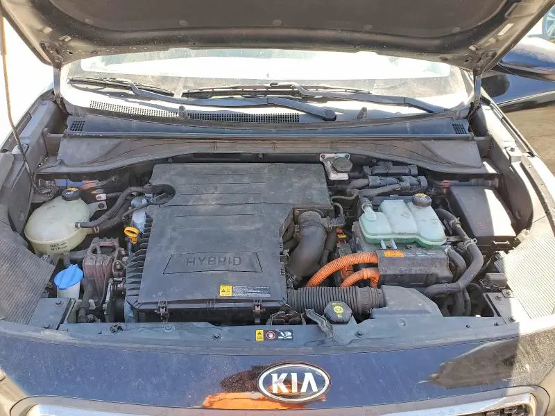 2017 KIA NIRO LX  