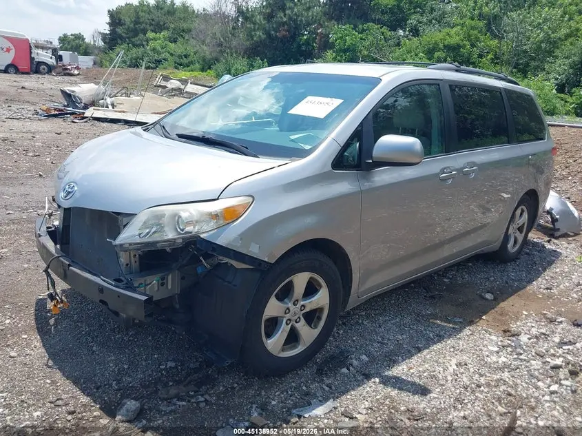 2012 TOYOTA SIENNA LE V6 8 PASSENGER