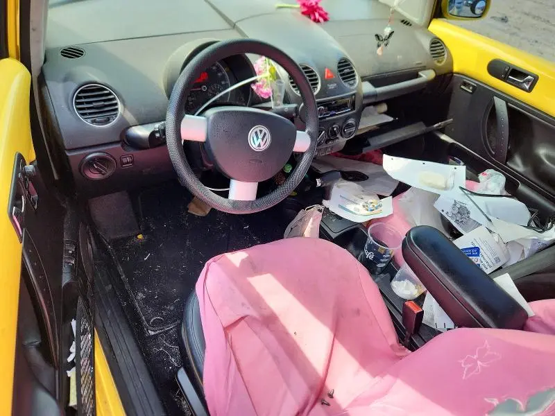 2010 VOLKSWAGEN NEW BEETLE   