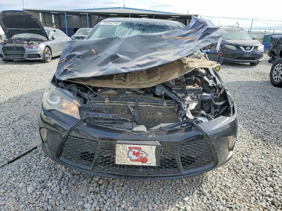 2016 TOYOTA CAMRY LE  