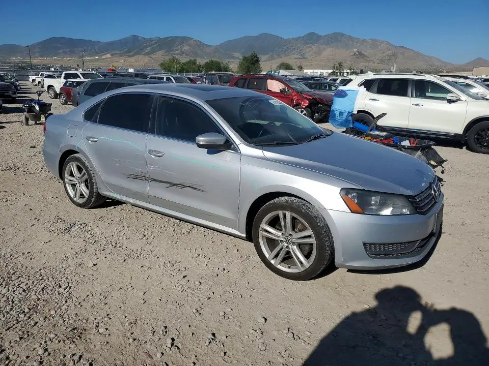 2014 VOLKSWAGEN PASSAT SE  