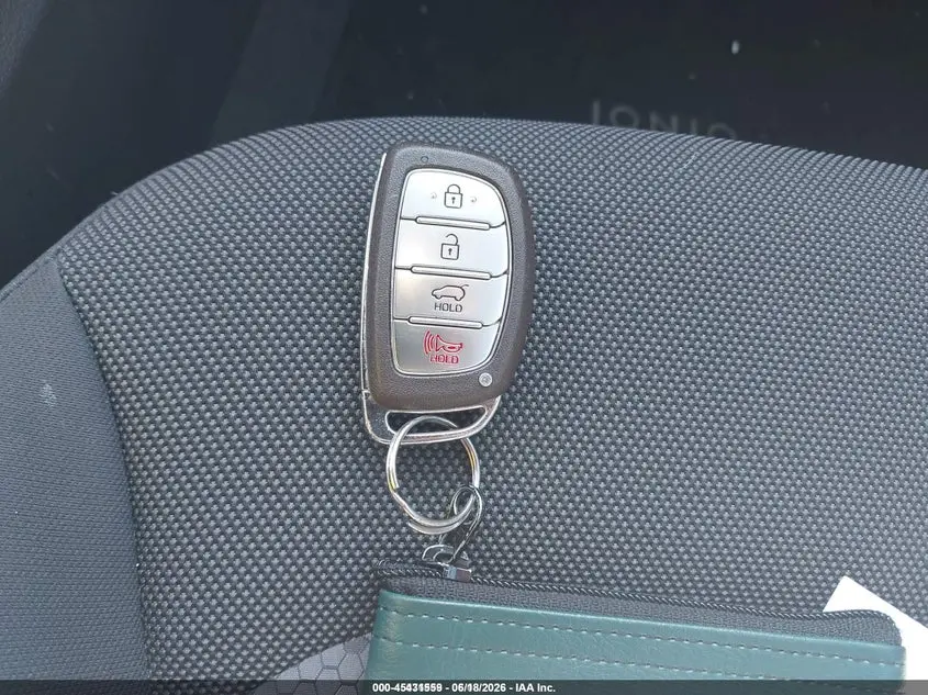2018 HYUNDAI IONIQ HYBRID BLUE