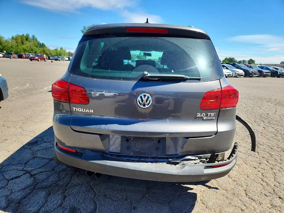 2014 VOLKSWAGEN TIGUAN S  