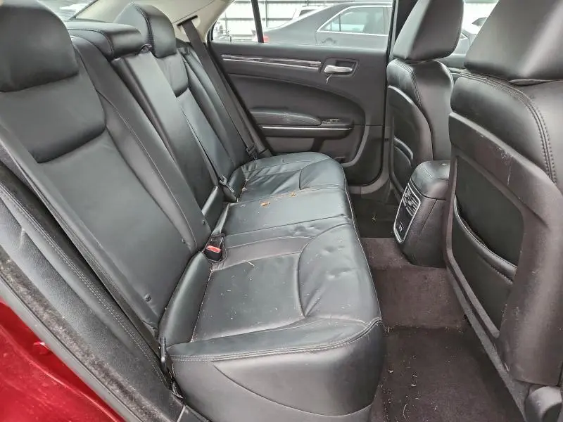 2016 CHRYSLER 300 LIMITED  