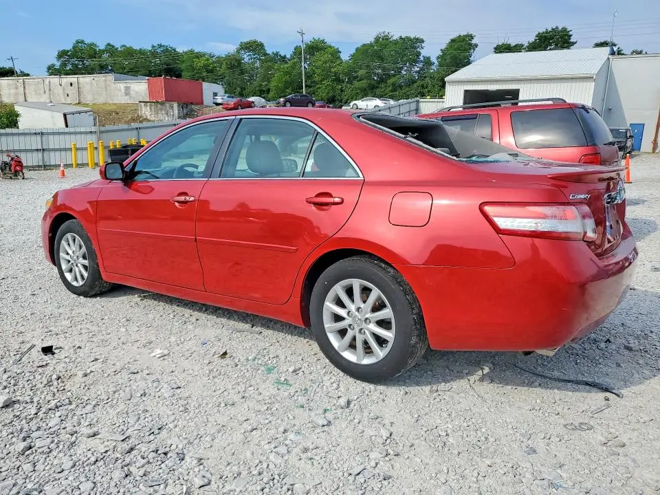 2011 TOYOTA CAMRY XLE V6  