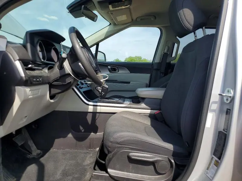 2023 KIA CARNIVAL LX  