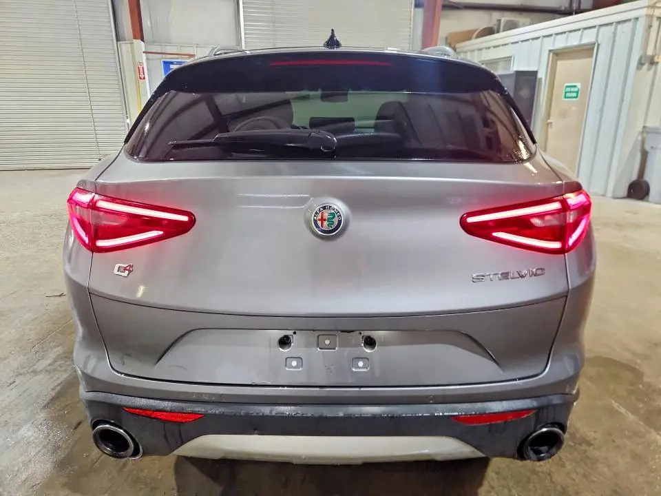 2021 ALFA ROMEO STELVIO SPORT  