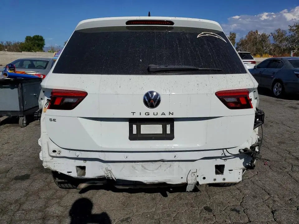 2022 VOLKSWAGEN TIGUAN SE  