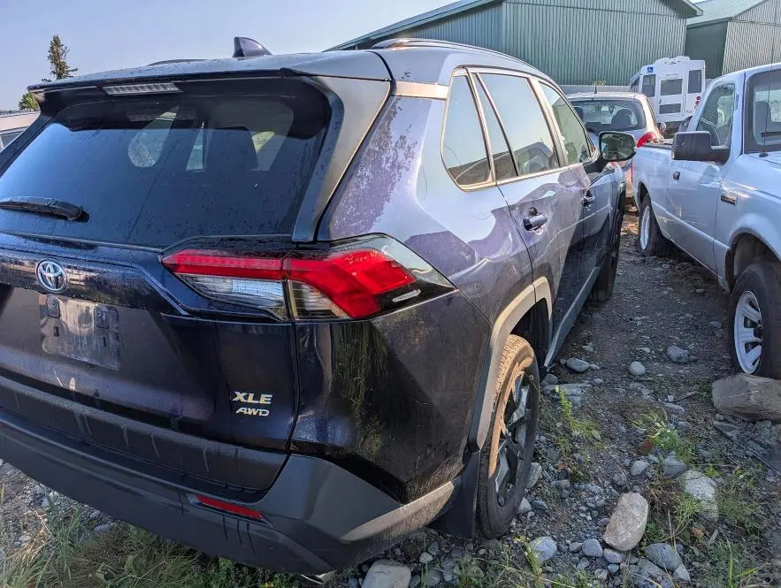 2023 TOYOTA RAV4 XLE  