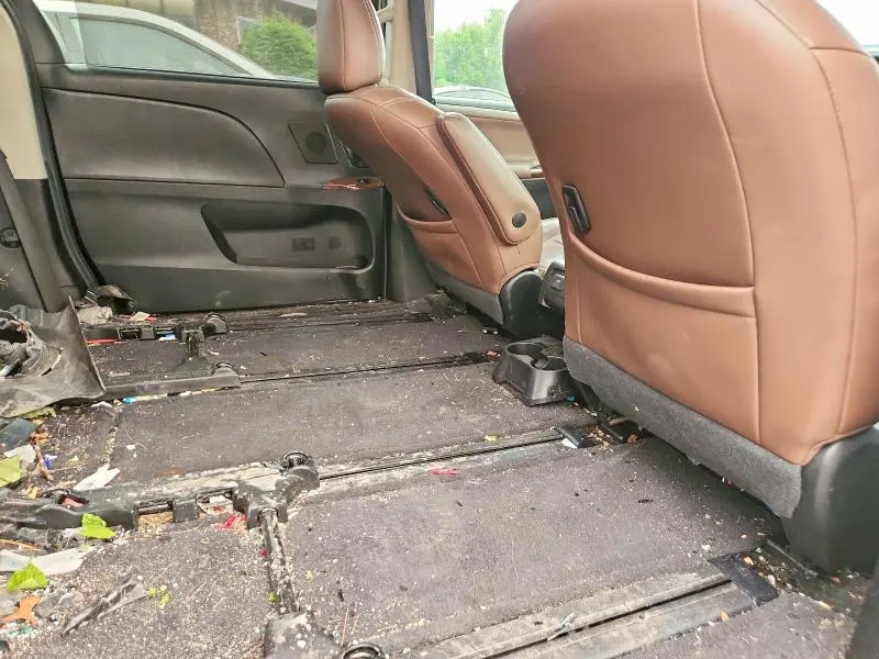 2017 TOYOTA SIENNA LIMITED PREMIUM 7-PASSENGER  
