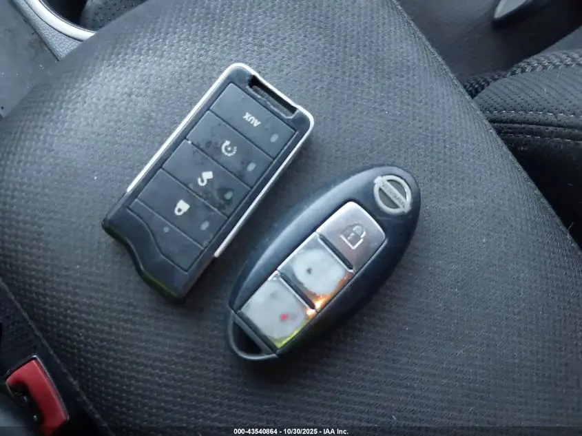 2011 NISSAN ROGUE SV