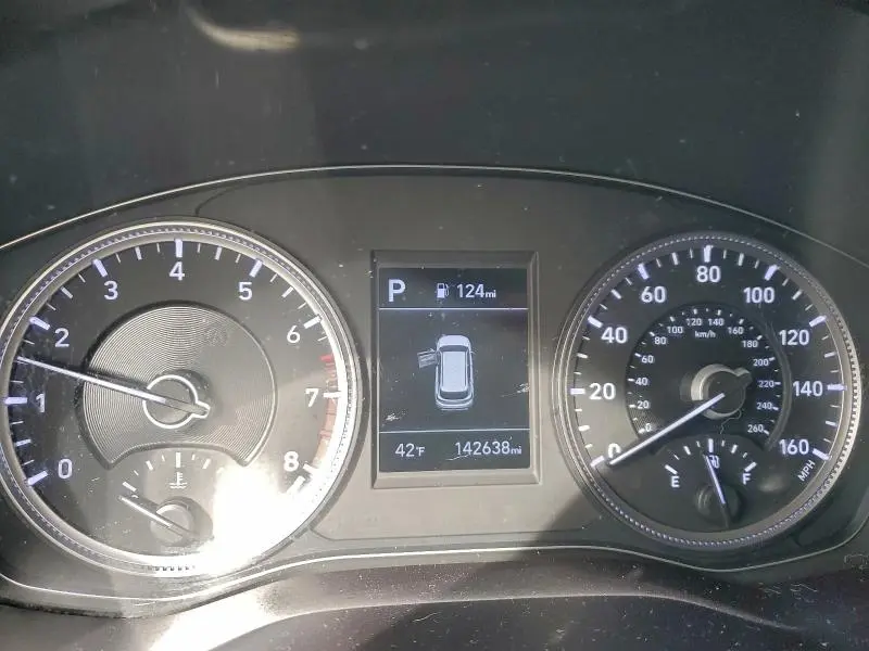 2019 HYUNDAI SANTA FE SE  