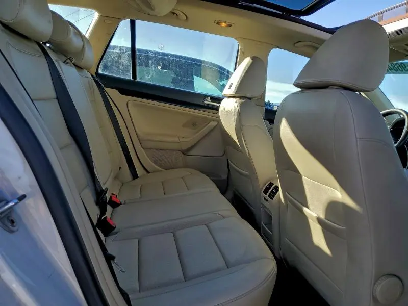 2011 VOLKSWAGEN JETTA S  