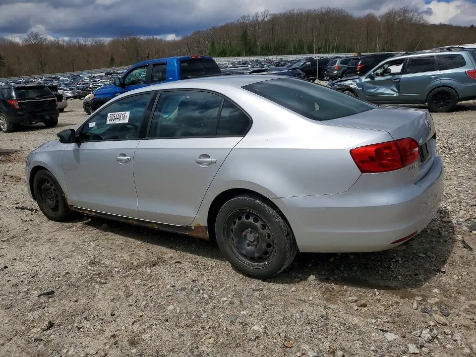 2011 VOLKSWAGEN JETTA SE  
