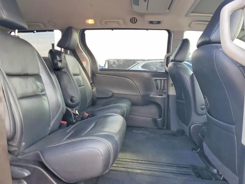 2015 TOYOTA SIENNA SPORT  
