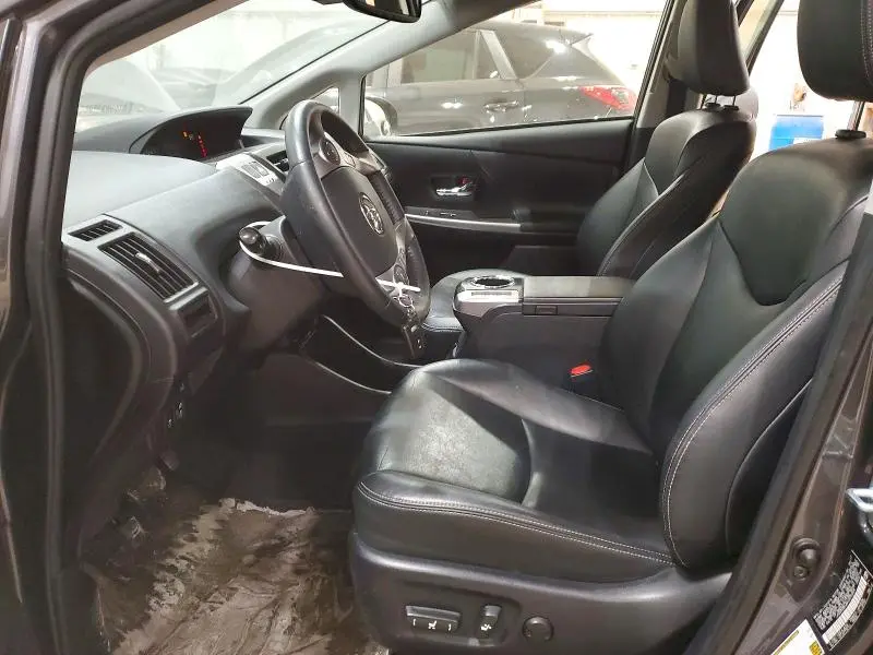 2017 TOYOTA PRIUS V FIVE  