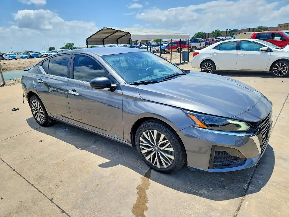 2025 NISSAN ALTIMA   