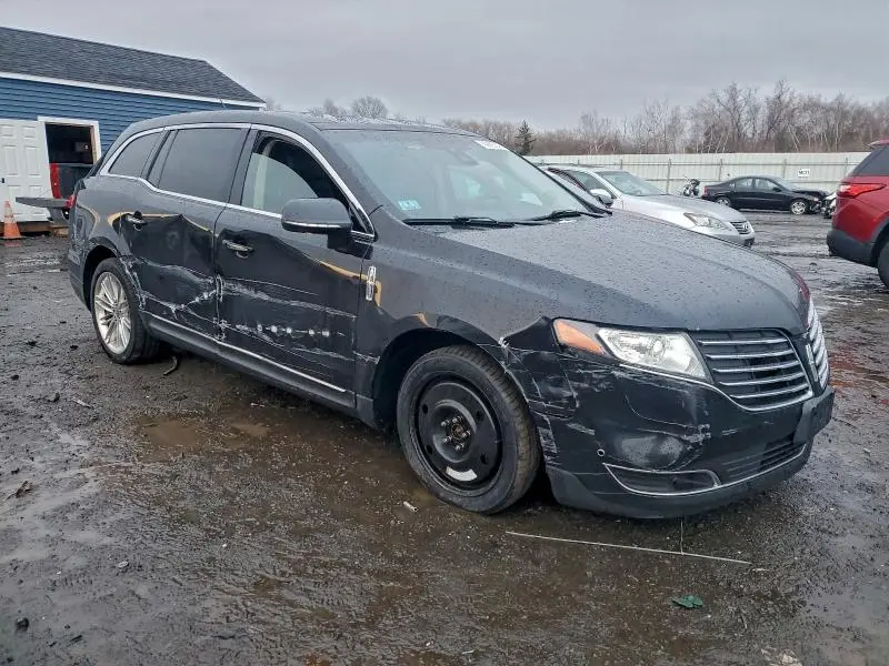 2019 LINCOLN MKT   