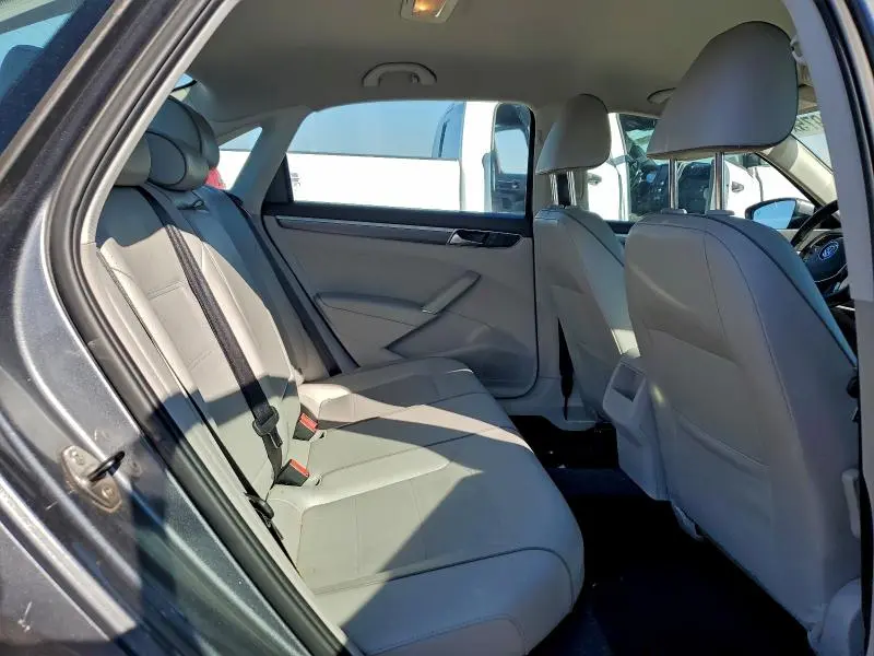 2017 VOLKSWAGEN PASSAT R-LINE  