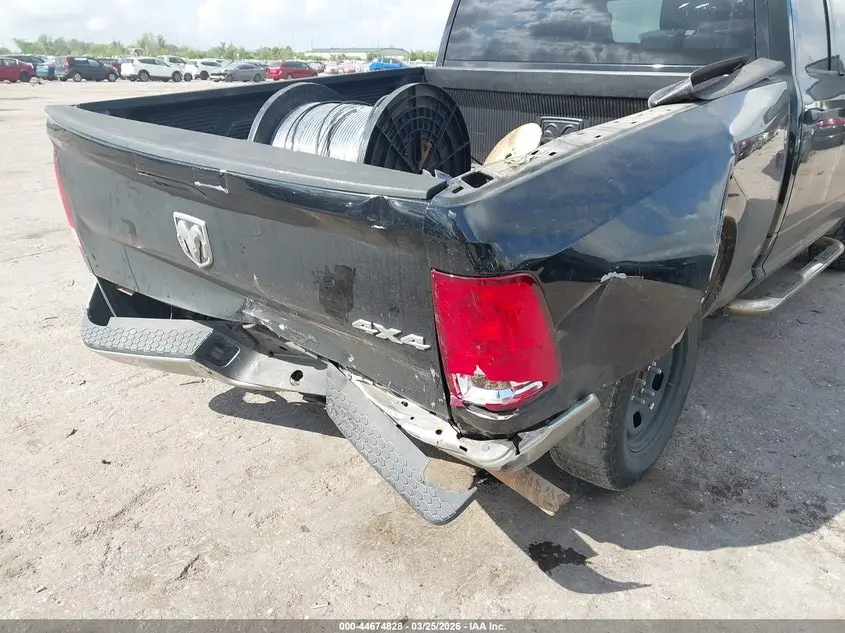 2020 RAM 1500 CLASSIC TRADESMAN  4X4 6'4 BOX